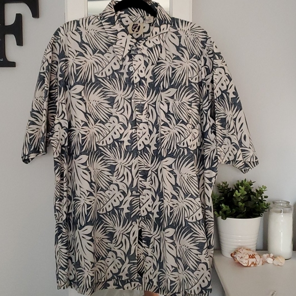 Men's Hawaiian Shirt - Picture 1 of 4